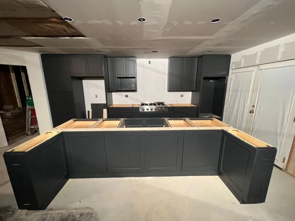 White vs Gray Shaker Cabinets: Which Is Right for Your San Antonio Kitchen?